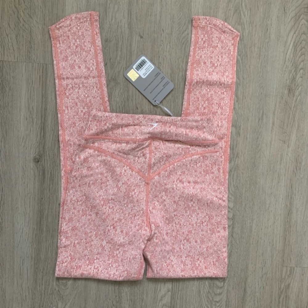 GYMSHARK | Fleur Texture Leggings in Brick Red - Picture 1 of 8